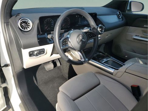 Used 2025 Mercedes-Benz GLA 250 image 17