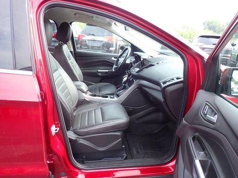 Used 2015 Ford Escape SE w/ Leather Comfort Package AWD/4WD image 9