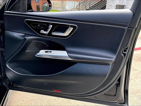 Used 2025 Mercedes-Benz E 350 Sedan image 26