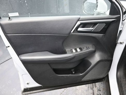 Used 2024 Mitsubishi Outlander image 20