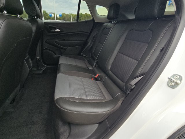 Used 2025 Chevrolet Trax LT w/ Driver Confidence Package FWD image 16