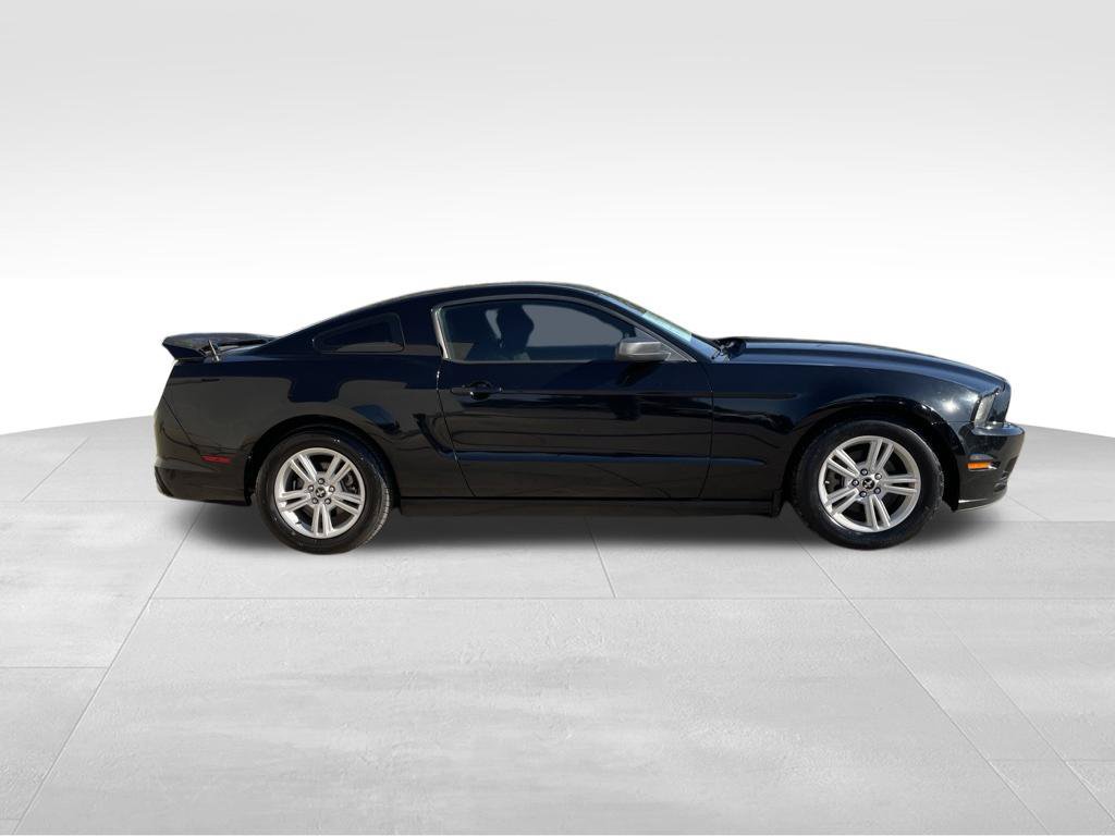 Used 2014 Ford Mustang Coupe RWD image 4