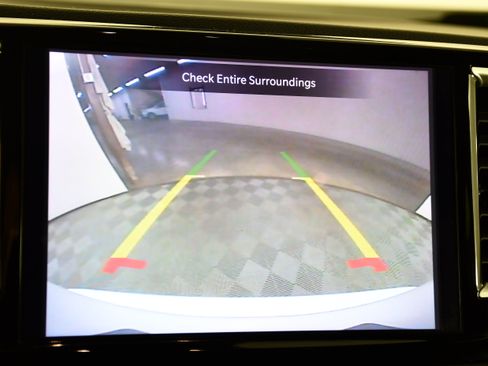 Used 2022 Chrysler Pacifica Touring-L FWD image 28