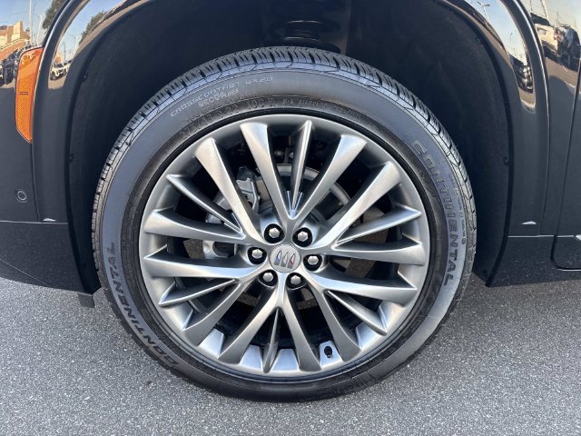 Used 2026 Buick Enclave Avenir AWD/4WD image 11