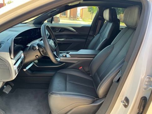 Used 2024 Cadillac Lyriq Luxury RWD image 11