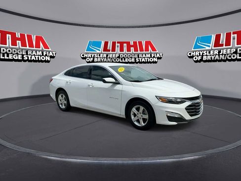 Used 2023 Chevrolet Malibu LS FWD image 2