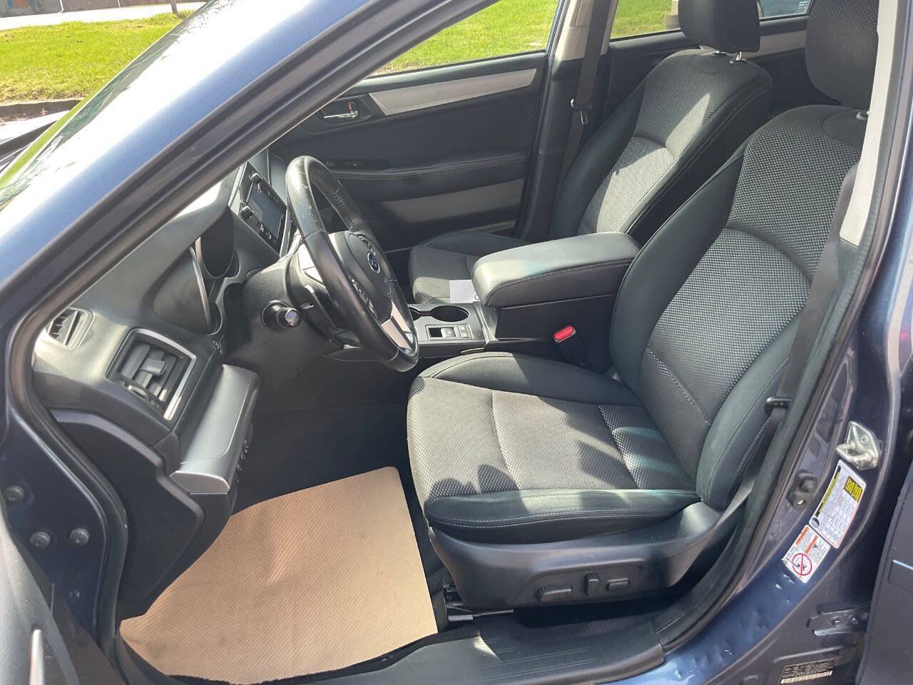 Used 2017 Subaru Outback 2.5i Premium AWD/4WD image 16