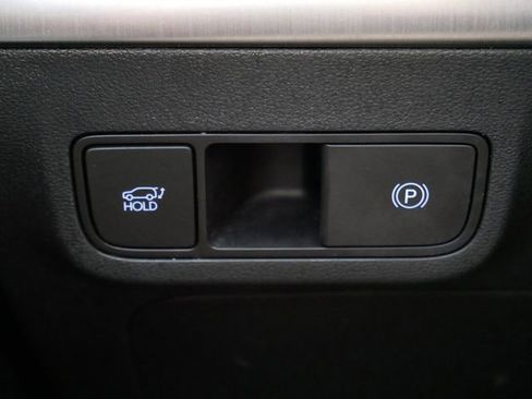 Used 2025 Hyundai Kona Limited AWD/4WD image 17