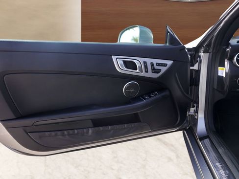 Used 2012 Mercedes-Benz SLK 350 image 22