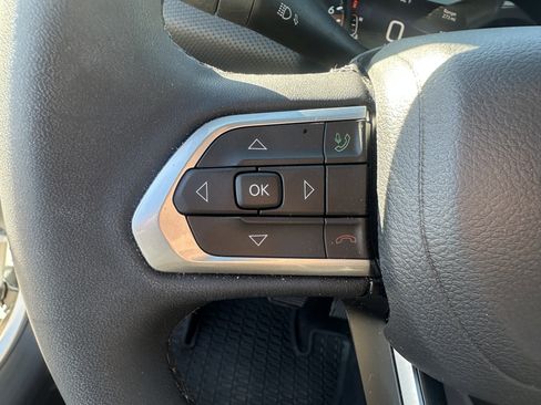 Used 2025 Jeep Compass Latitude w/ Altitude Special Edition AWD/4WD image 12