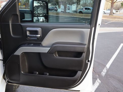 Used 2017 Chevrolet Silverado 2500 LT w/ LT Convenience Package image 26