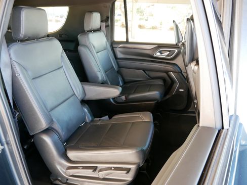 Used 2021 Chevrolet Suburban Z71 w/ Rear Media and Nav Package image 14