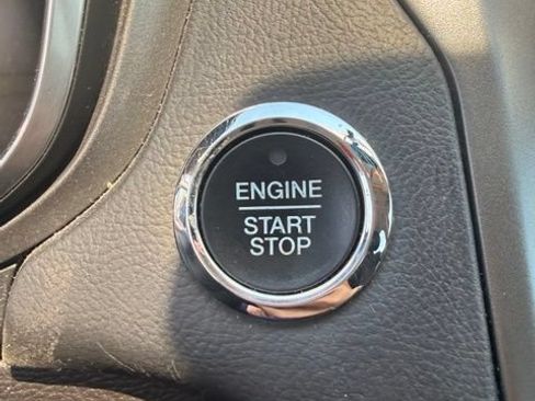 Used 2016 Ford Fusion Titanium FWD image 9