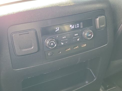 Used 2020 Chevrolet Suburban LT AWD/4WD image 18