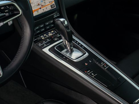 Used 2018 Porsche 718 Cayman RWD image 19