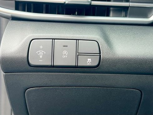 New 2026 Hyundai Elantra SE FWD image 18