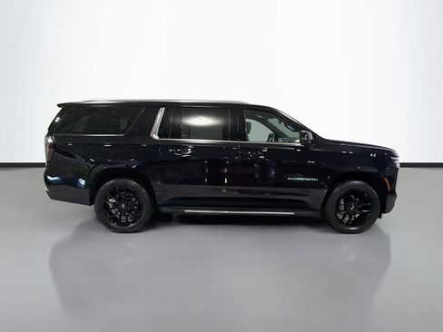 Used 2026 Chevrolet Suburban LT w/ Comfort Package AWD/4WD image 11