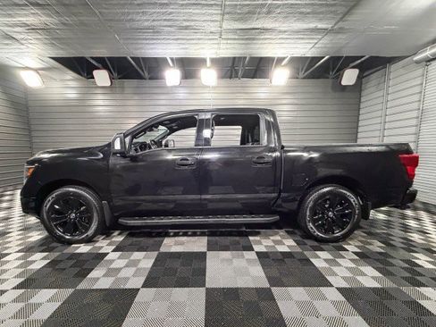 Used 2023 Nissan Titan SV w/ SV Convenience Package image 8