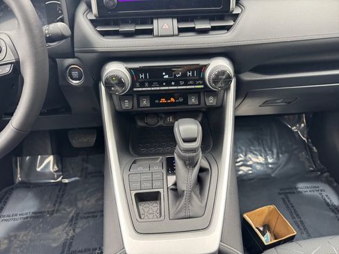 Used 2025 Toyota RAV4 XLE w/ Convenience Package image 11