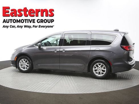 Used 2023 Chrysler Pacifica Touring-L image 64