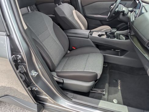 Used 2023 Nissan Rogue SV FWD image 20