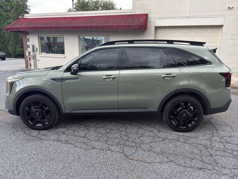 Used 2024 Kia Sorento SX AWD/4WD image 2