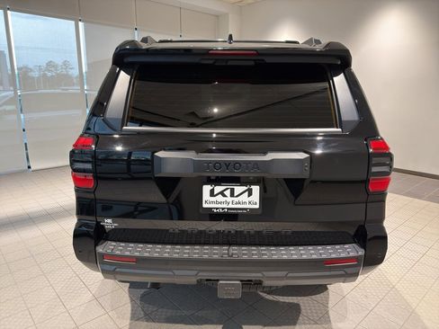 Used 2025 Toyota 4Runner TRD Off-Road Premium image 4