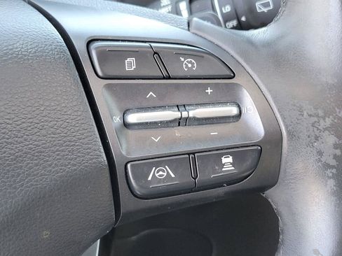 Used 2023 Hyundai Kona Limited FWD image 34