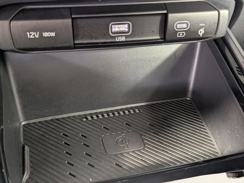 Used 2023 Kia Niro EX FWD image 21