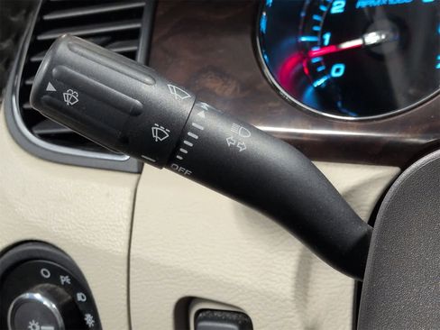 Used 2010 Ford Taurus SEL image 27