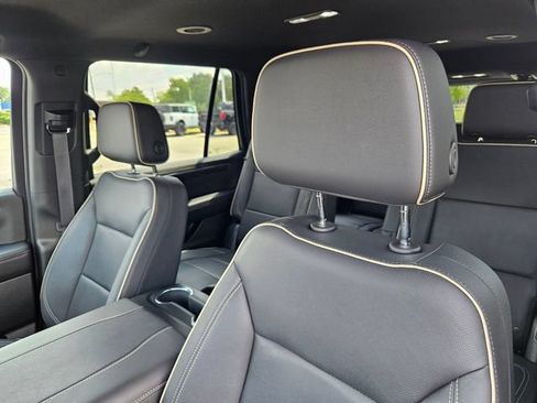 Used 2025 Chevrolet Tahoe Premier RWD image 22