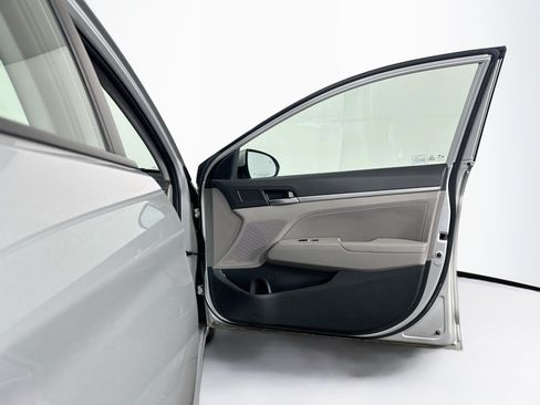 Used 2019 Hyundai Elantra SEL FWD image 30