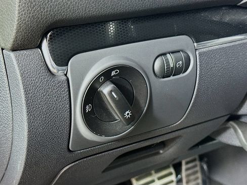 Used 2013 Volkswagen GTI Driver's Edition FWD image 12
