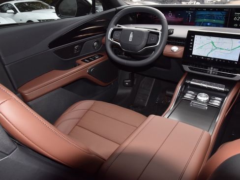 New 2026 Lincoln Nautilus Reserve w/ Jet Appearance Package image 15