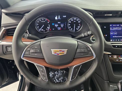 Used 2025 Cadillac XT5 Premium Luxury FWD image 18