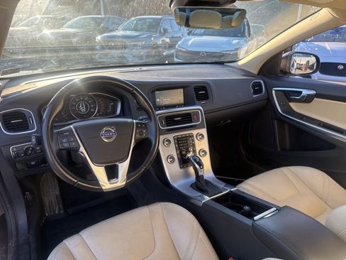 Used 2018 Volvo S60 T5 Dynamic w/ Protection Package image 12