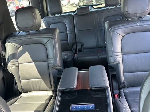 Used 2024 Lincoln Navigator Reserve image 9