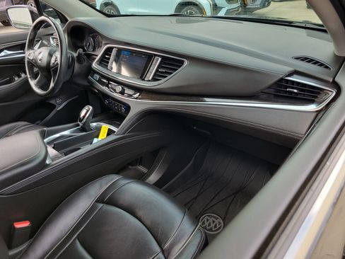 Used 2021 Buick Enclave Avenir w/ Avenir Technology Package image 11