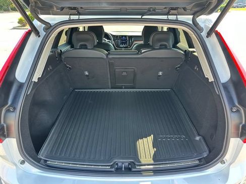 Used 2023 Volvo XC60 B5 Plus w/ Climate Package FWD image 30