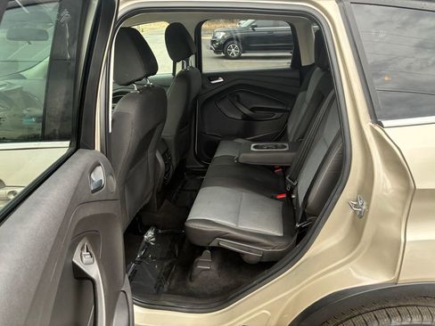 Used 2017 Ford Escape SE w/ Equipment Group 201A image 32