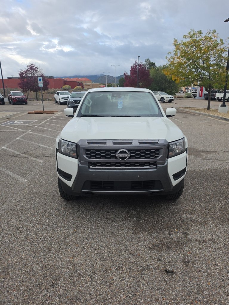 Used 2025 Nissan Frontier SV AWD/4WD image 2