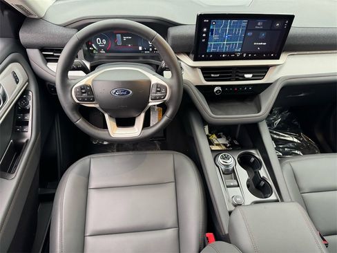 New 2026 Ford Explorer Active w/ Active Comfort Package image 12