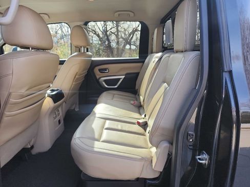 Used 2016 Nissan Titan SL image 33