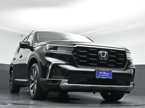 Used 2025 Honda Pilot Touring image 38