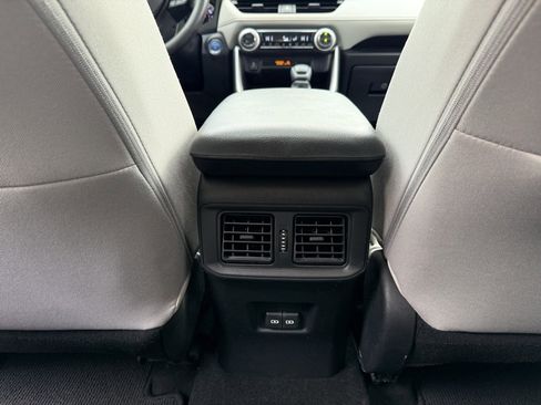 Used 2022 Toyota RAV4 XLE image 30