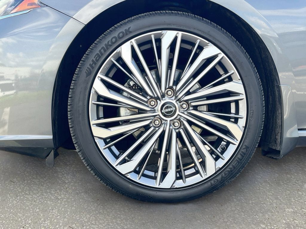 Used 2024 Nissan Altima 2.5 SL FWD image 30