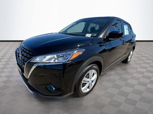 Used 2025 Nissan Kicks Play S FWD image 3