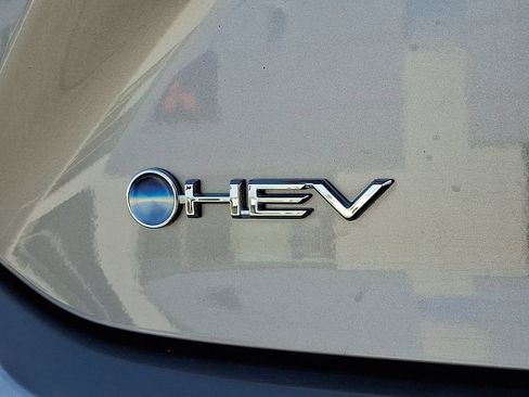 Used 2025 Toyota Camry SE FWD image 31