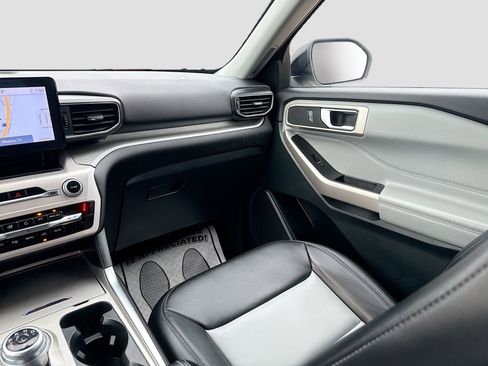 Used 2023 Ford Explorer XLT w/ Equipment Group 202A image 28