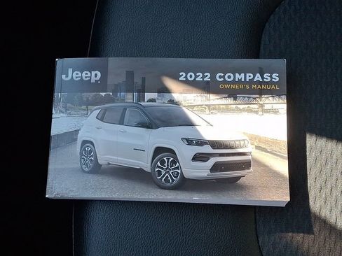 Used 2022 Jeep Compass Latitude w/ Convenience Group AWD/4WD image 26